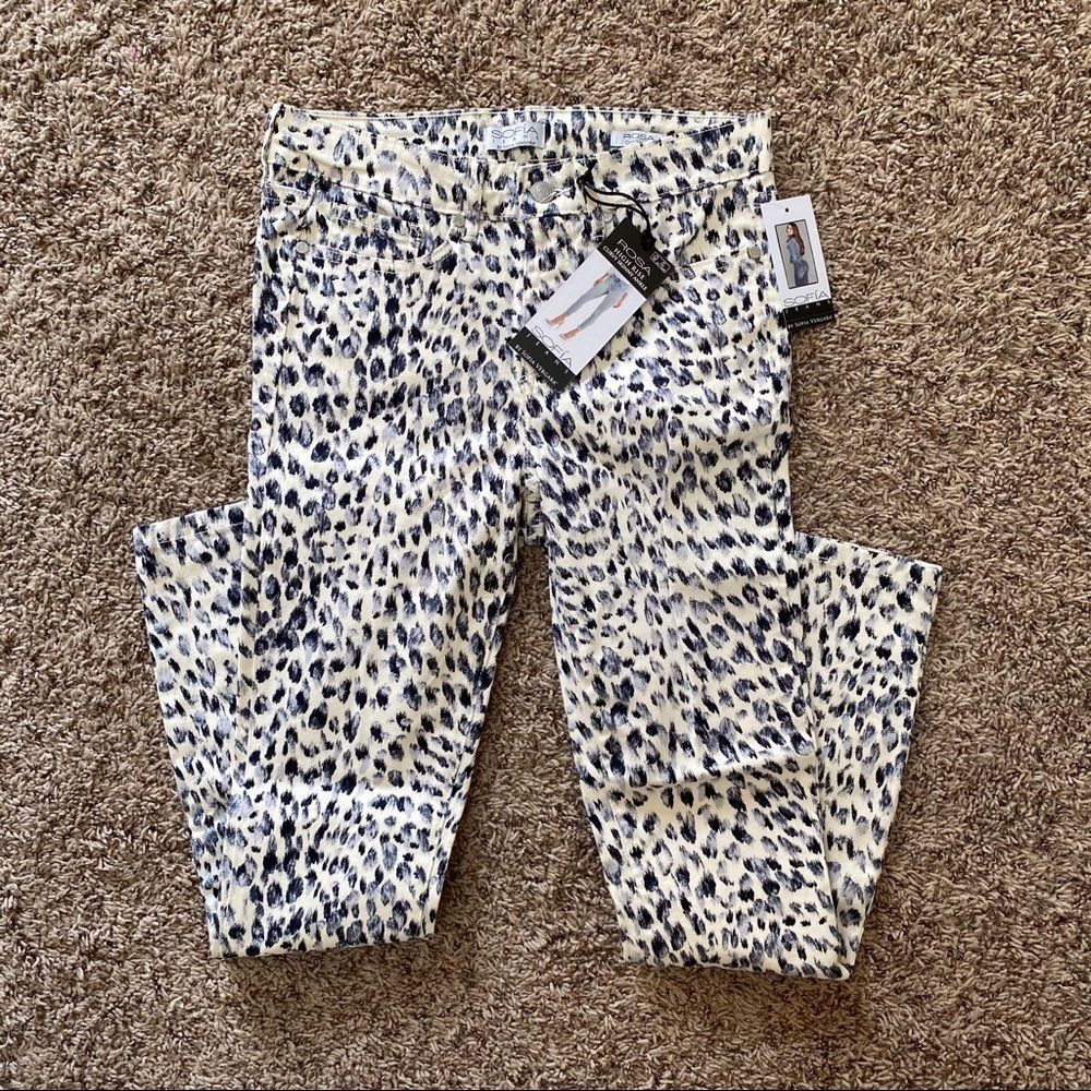 Rosa high rise waist cream color button jeans sz 2